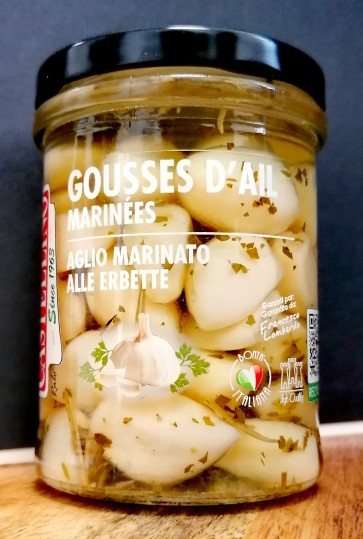 Gousses d'ail marinées aux herbes